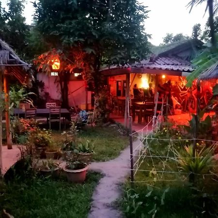 Tortuga Guesthouse Kampot Exterior photo