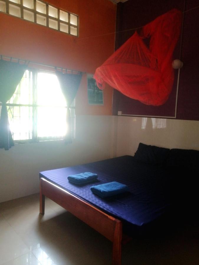 Tortuga Guesthouse Kampot Exterior photo