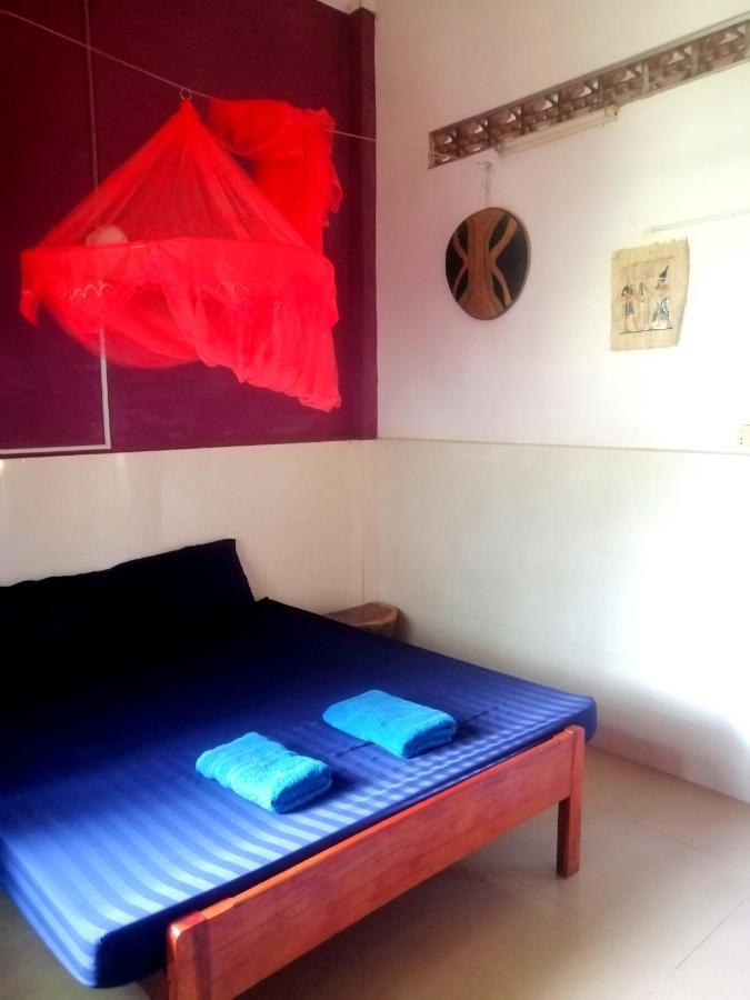 Tortuga Guesthouse Kampot Exterior photo